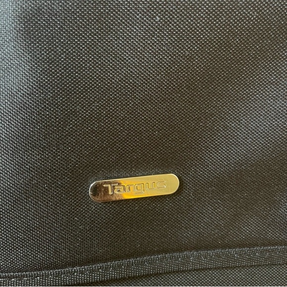 Targus Black Laptop Bag with Shoulder Strap - Picture 4 of 4